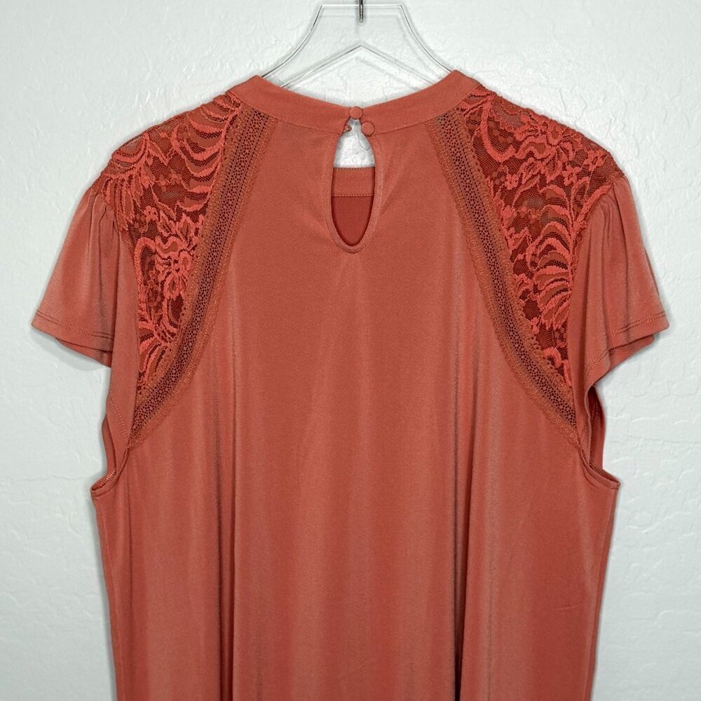 Torrid Dusty Coral Flutter Sleeve Lace Inset Top 3 3X 22/24 - Picture 10 of 11